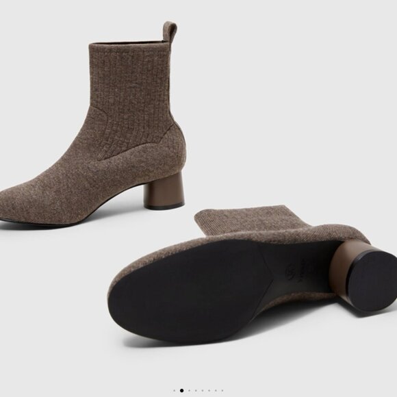 Vivaia Round Toe Chunky Heel Boots - New with Box! - Size EU40 - Picture 8 of 12